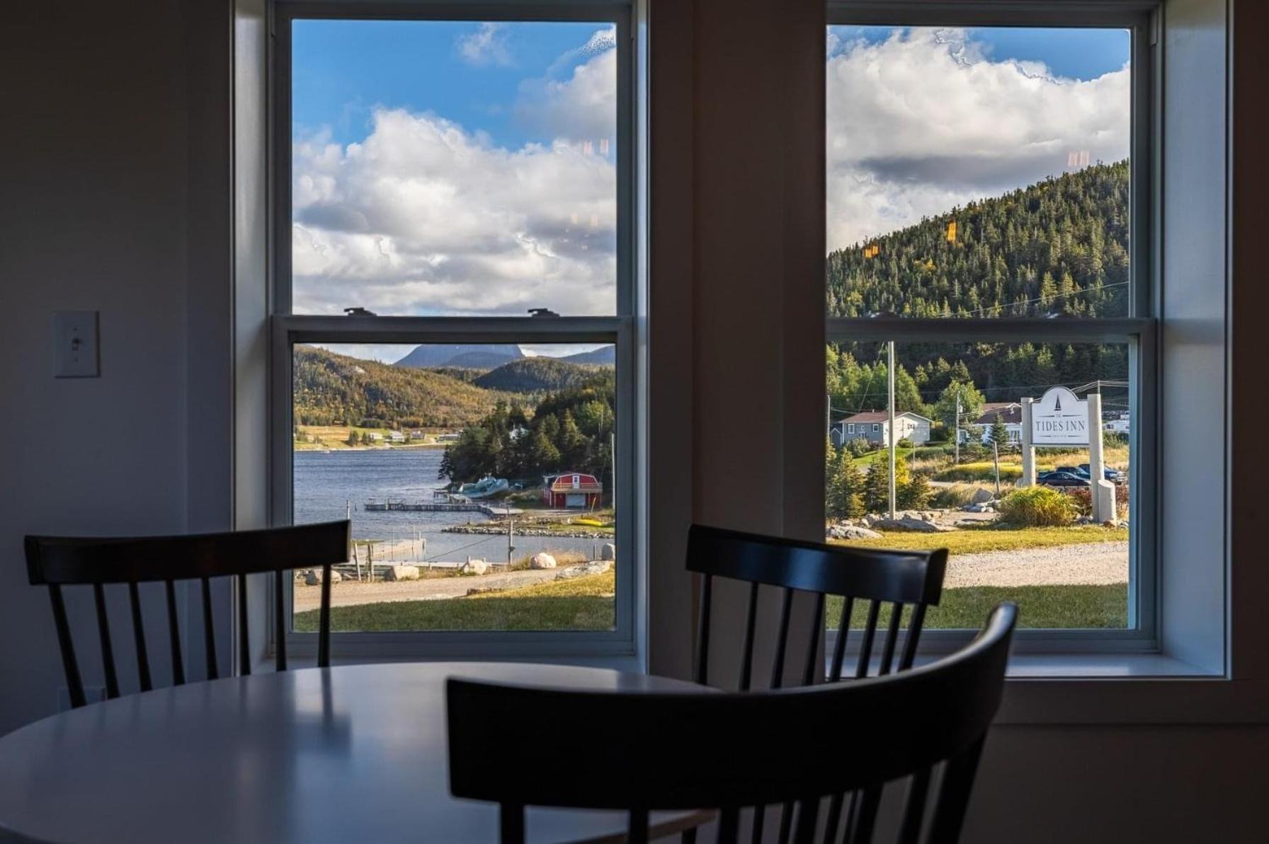 Norris Point The Tides Inn מראה חיצוני תמונה