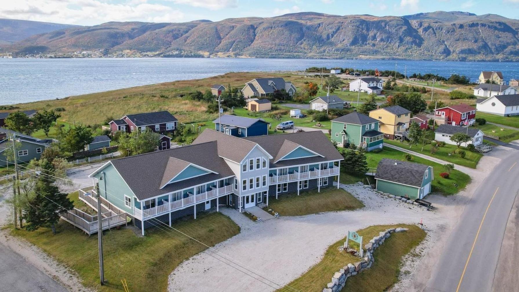 Norris Point The Tides Inn מראה חיצוני תמונה